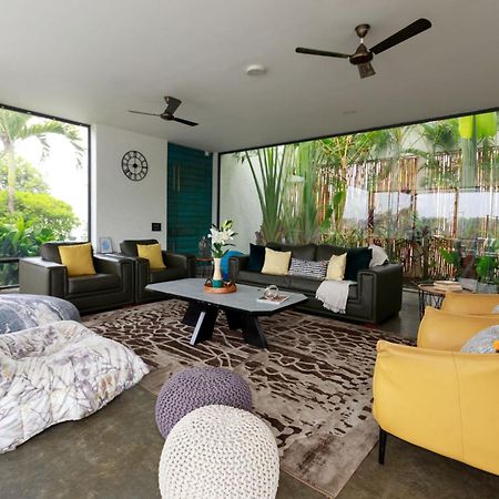 Open House By Stayvista - Nestled In Nature, Featuring A Swimming Pool & Expansive Lawn For A Serene Retreat Shikrapur Exteriör bild
