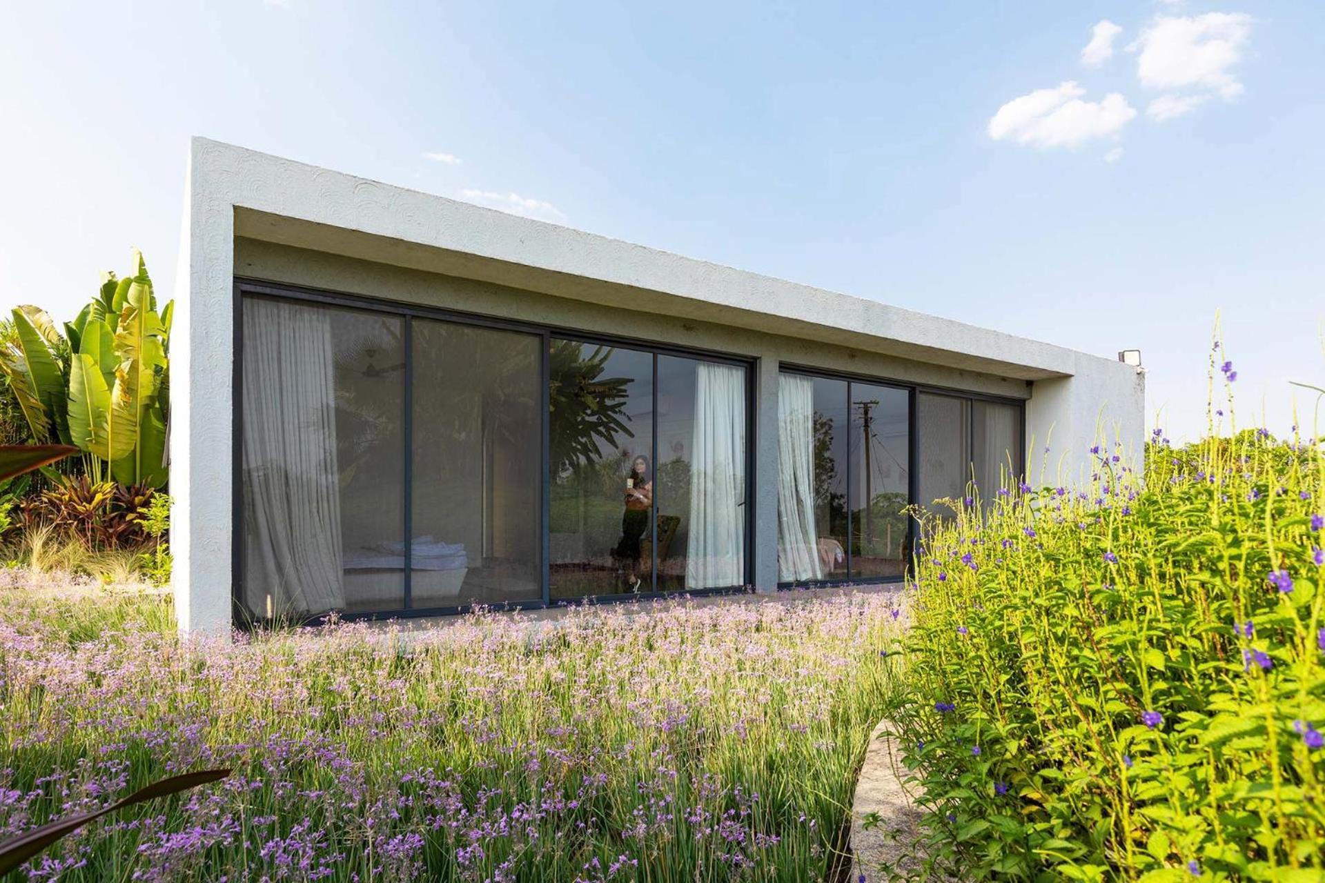 Open House By Stayvista - Nestled In Nature, Featuring A Swimming Pool & Expansive Lawn For A Serene Retreat Shikrapur Exteriör bild