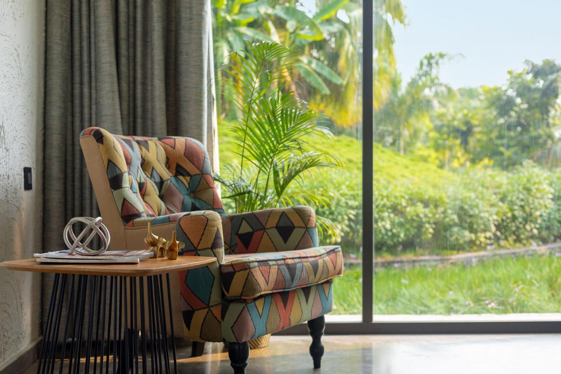 Open House By Stayvista - Nestled In Nature, Featuring A Swimming Pool & Expansive Lawn For A Serene Retreat Shikrapur Exteriör bild
