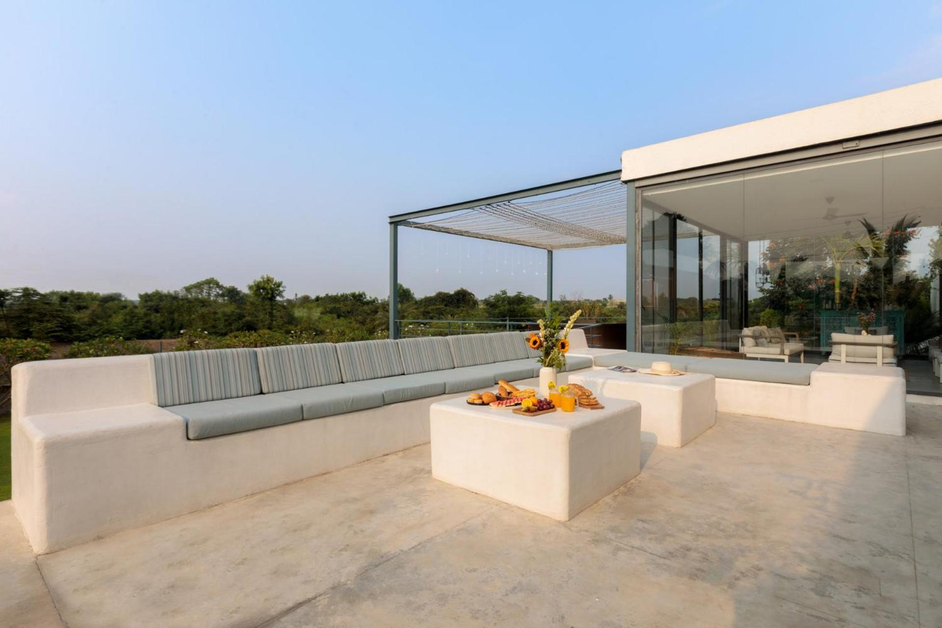 Open House By Stayvista - Nestled In Nature, Featuring A Swimming Pool & Expansive Lawn For A Serene Retreat Shikrapur Exteriör bild