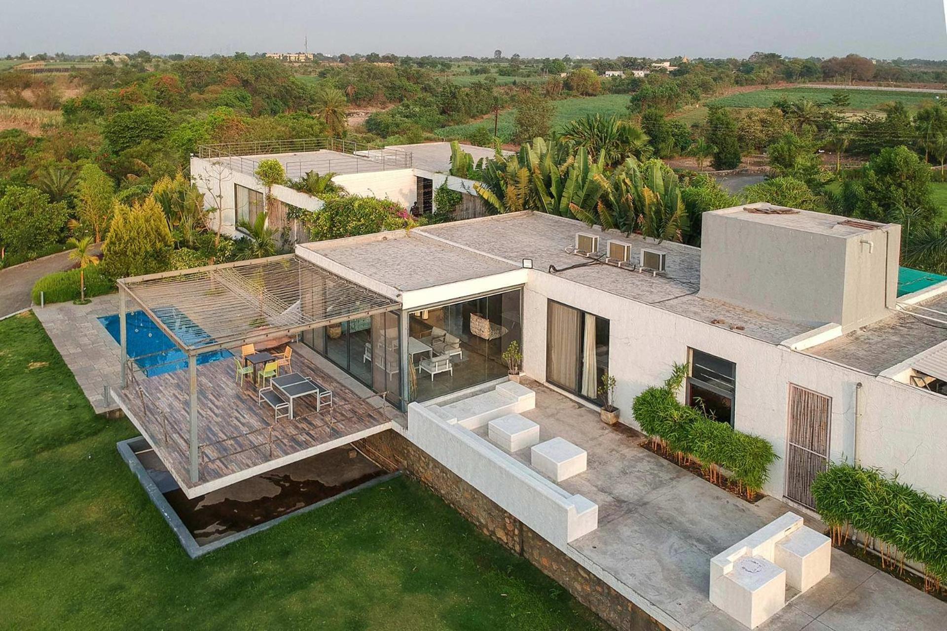 Open House By Stayvista - Nestled In Nature, Featuring A Swimming Pool & Expansive Lawn For A Serene Retreat Shikrapur Exteriör bild